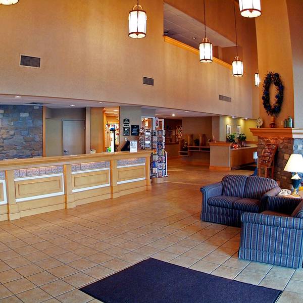 Best Western Revere Inn & Suites - lobby
